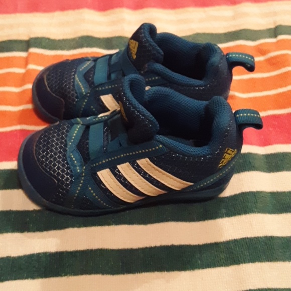 SOLD!!!!!boys Blue Adidas shoes size US 6K - Picture 5 of 8